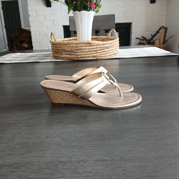 Lilli Pultzier  Women's Gold Wedge Sandals Excellent condition size 7 - Picture 1 of 5